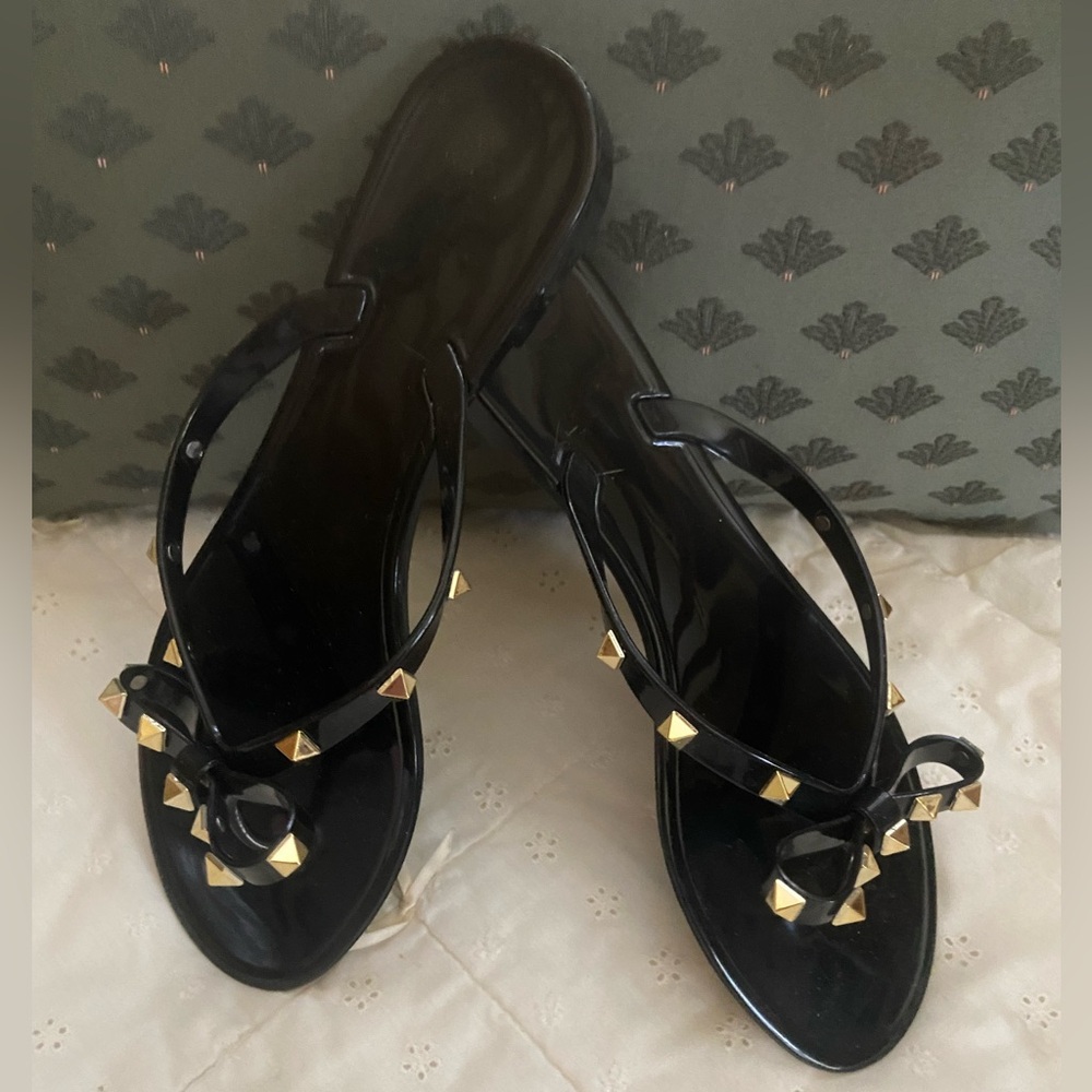 Elegant Nicole Miller New York Black with Gold studs Jelly thong Sandals
